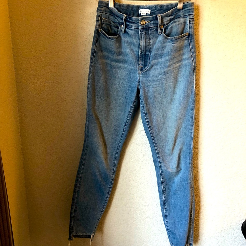 Good American light washed jeans, EUC